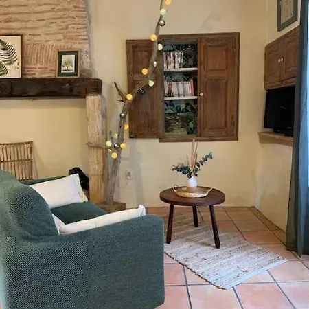 Maison Medievale Climatisee Avec Jardin * مونبازيير