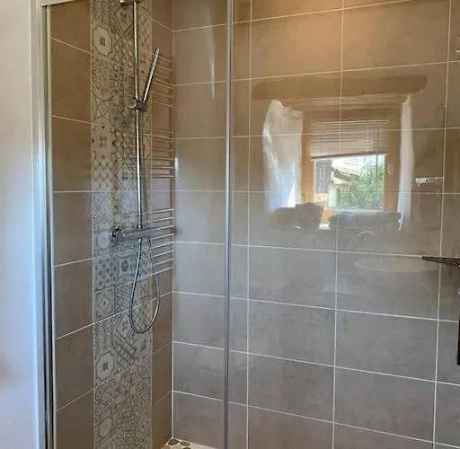 Maison Medievale Climatisee Avec Jardin بيت للعطل مونبازيير